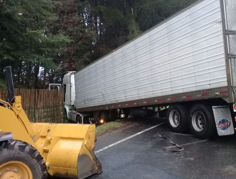 De milagro, no hubo otros vehículos involucrados ni heridos en el accidente.