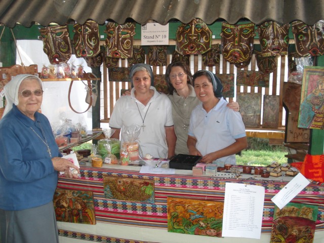 El stand de las Hermanas de Angostura