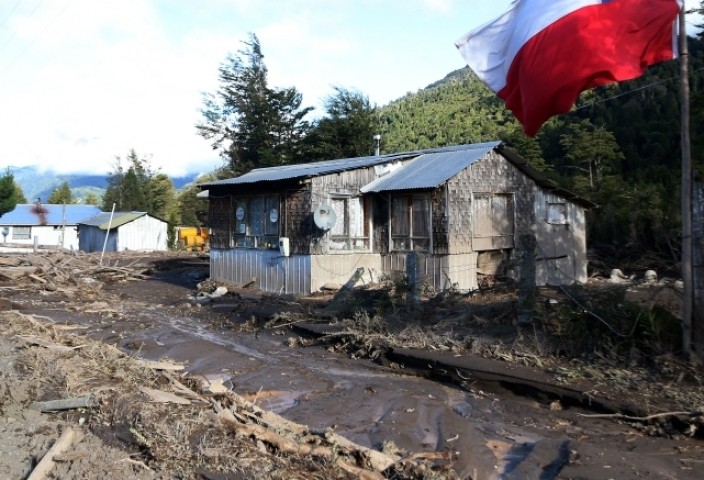 Con medio metro de barro en su interior quedaron estas casas. (C. Duarte)